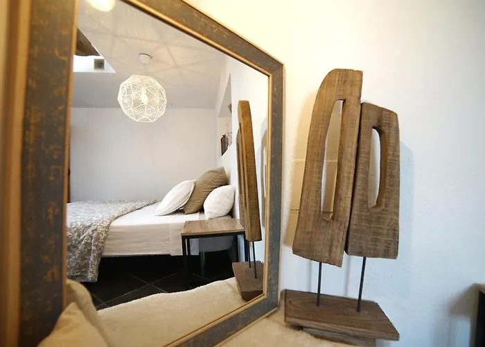 La Mimosa Bed and Breakfast 4*