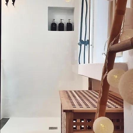 Couette-café La Mimosa 4*