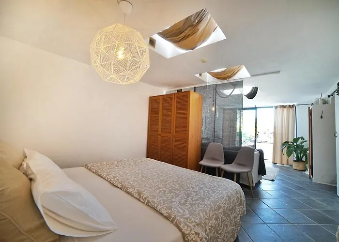 Oda ve Kahvaltı La Mimosa 4*